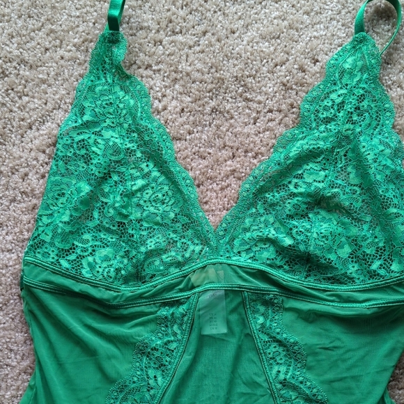 Green Lace Bodysuit - Picture 4 of 5